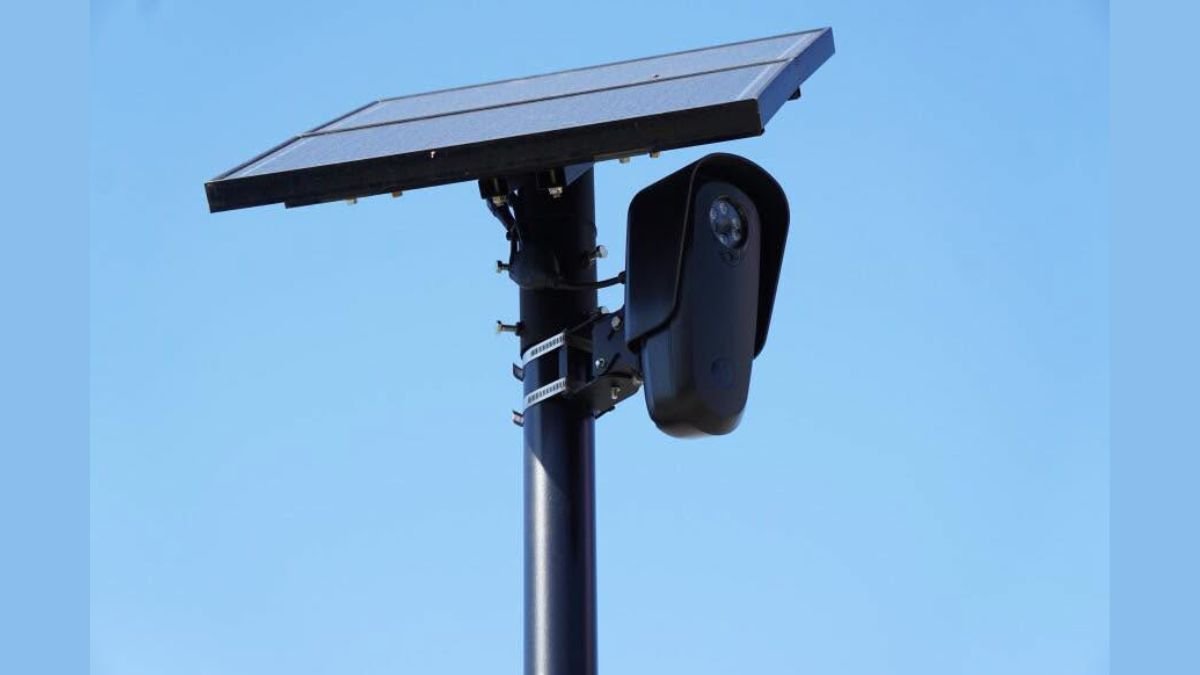 Brentwood police officer license plate camera